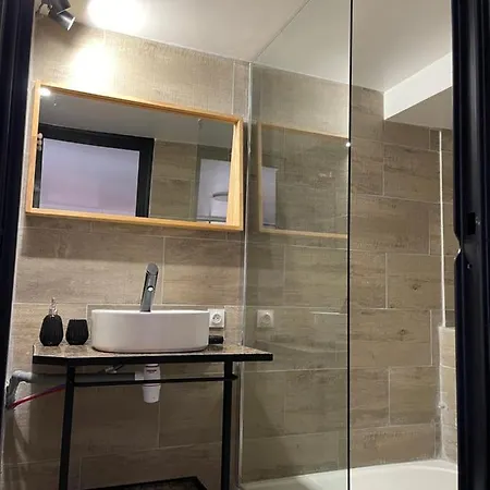 Les Flo Location アパート *