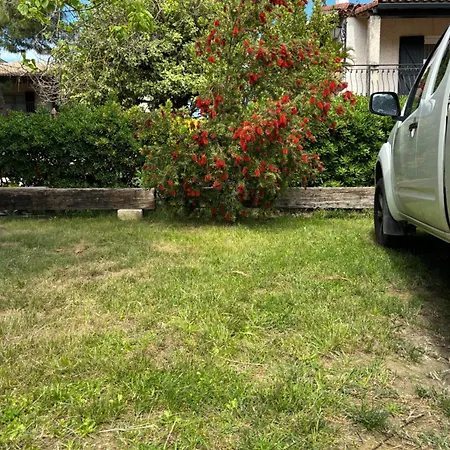 Les Flo Location * Aigues-Mortes