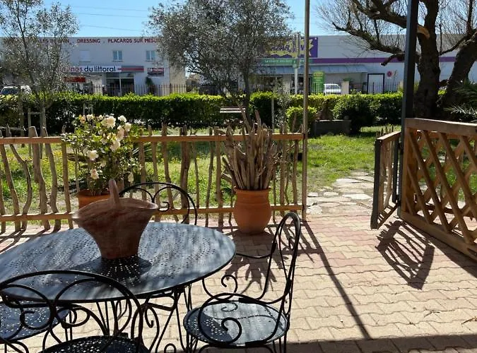 Les Flo Location * Aigues-Mortes